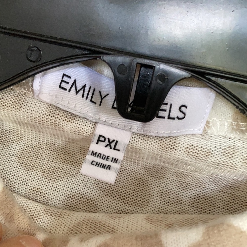 Emily Daniels top cheetah print mockneck top PL - Picture 13 of 17